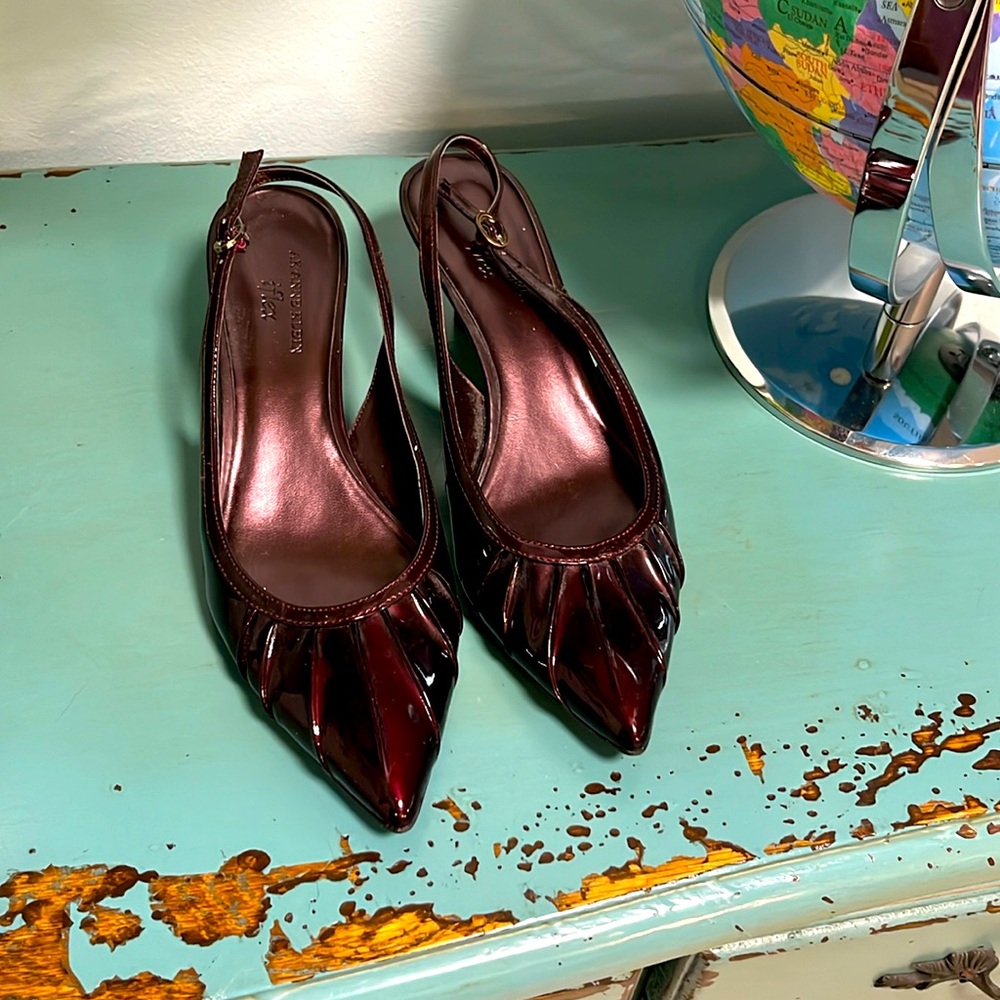 Anne Klein Burgundy kitten Hills SZ 9.5